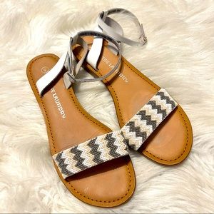 Chinese Laundry Beaded Sandals with ankle strap size 9 White Beige Chevron